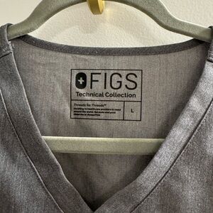 Figs Charcoal V-Neck Scrub Top